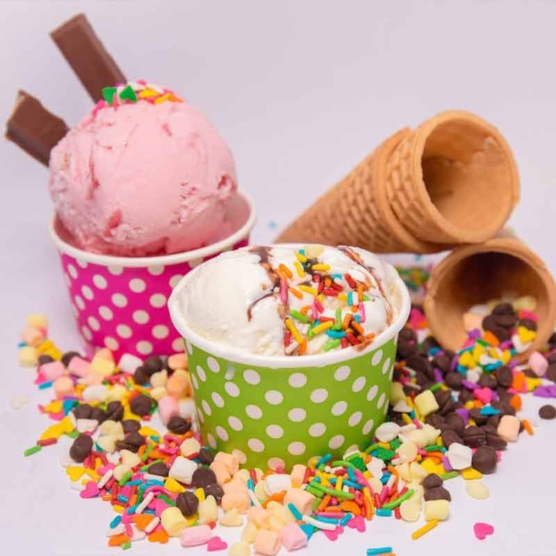 Helado sabores con cucurucho